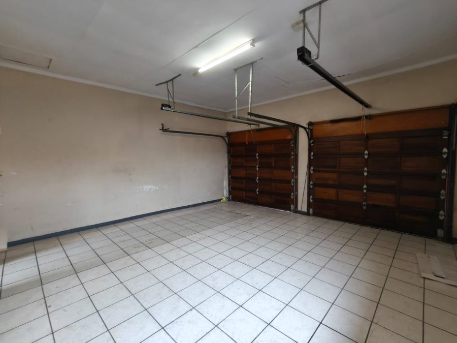 To Let 4 Bedroom Property for Rent in Northcliff Gauteng