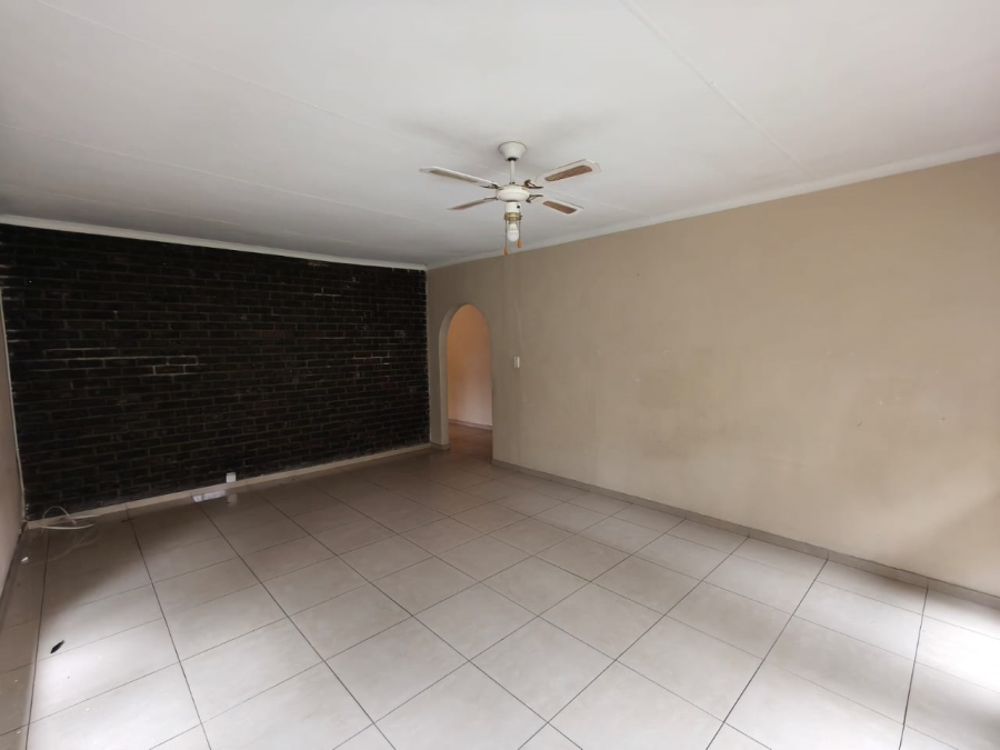 To Let 4 Bedroom Property for Rent in Northcliff Gauteng