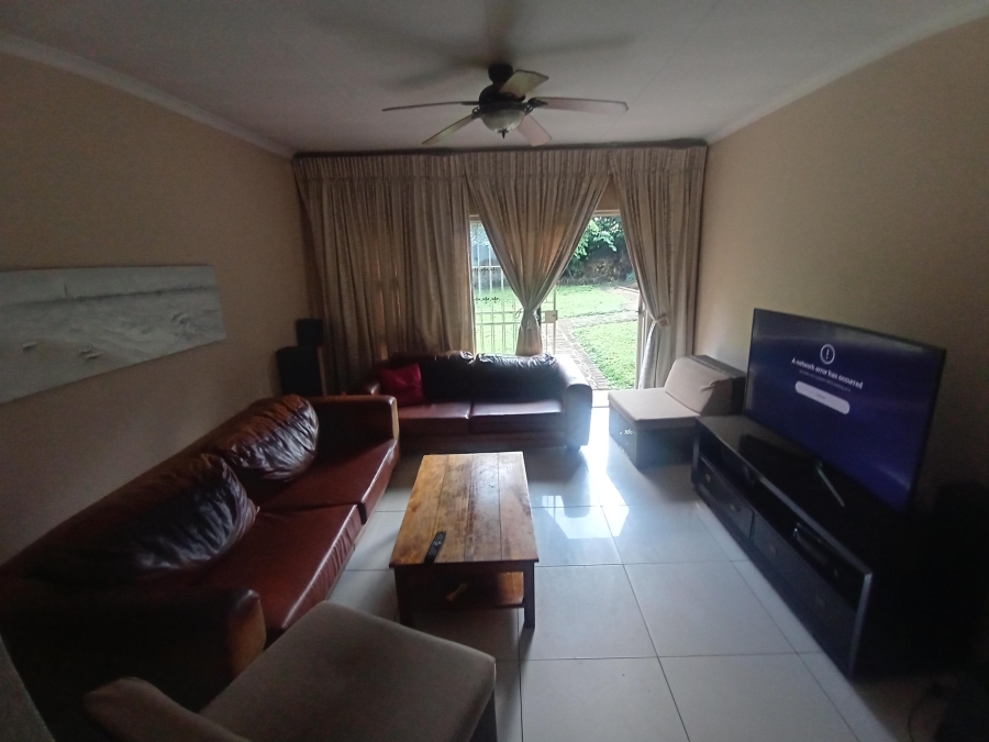 6 Bedroom Property for Sale in Brackenhurst Gauteng