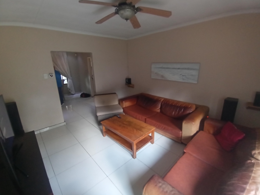 6 Bedroom Property for Sale in Brackenhurst Gauteng