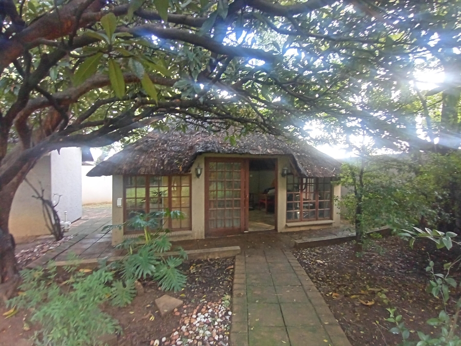 6 Bedroom Property for Sale in Brackenhurst Gauteng