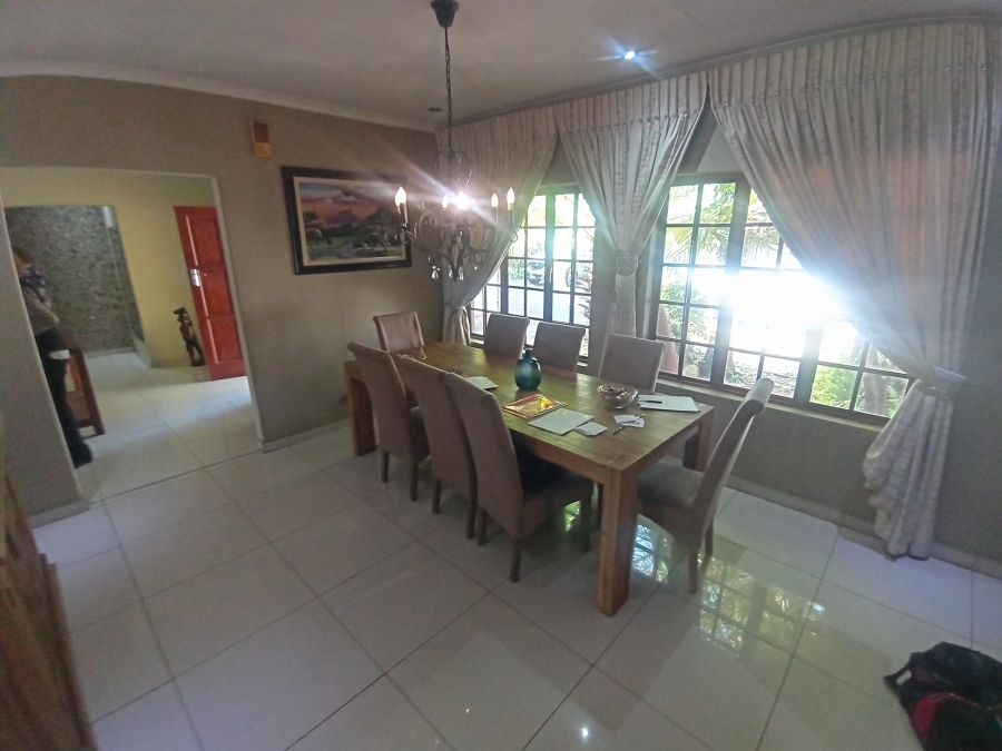6 Bedroom Property for Sale in Brackenhurst Gauteng