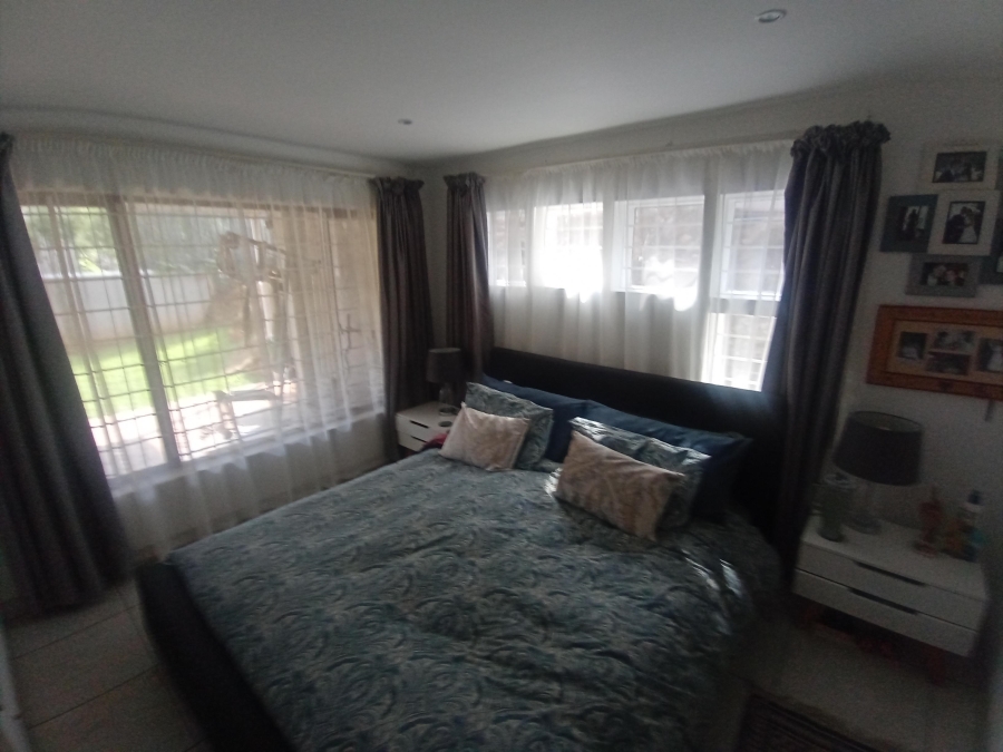 2 Bedroom Property for Sale in Bassonia Gauteng