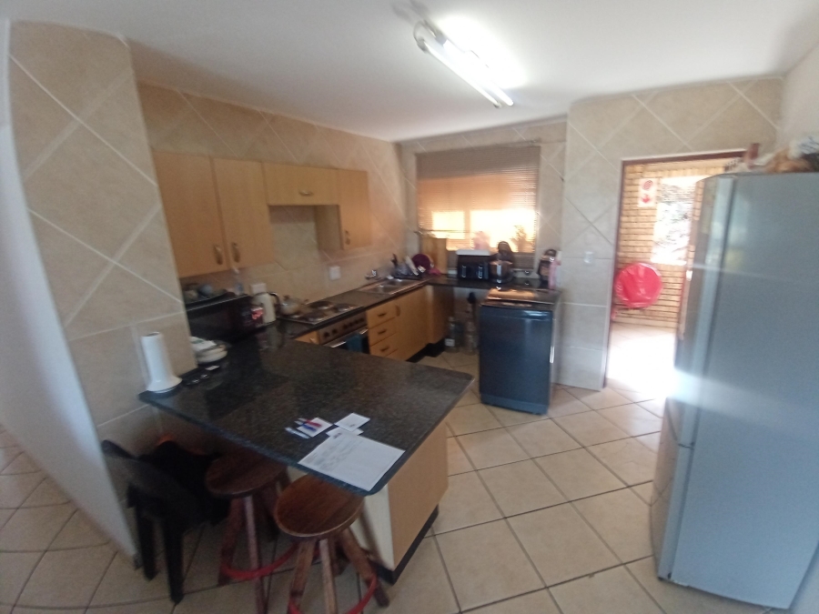 2 Bedroom Property for Sale in Mulbarton Gauteng