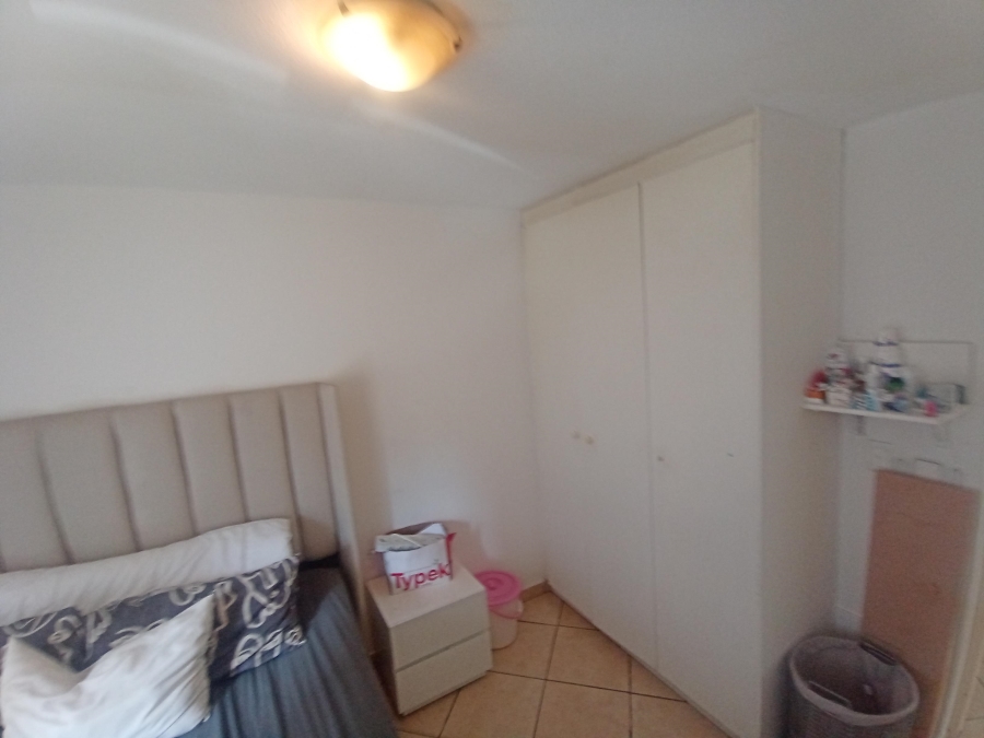 2 Bedroom Property for Sale in Mulbarton Gauteng