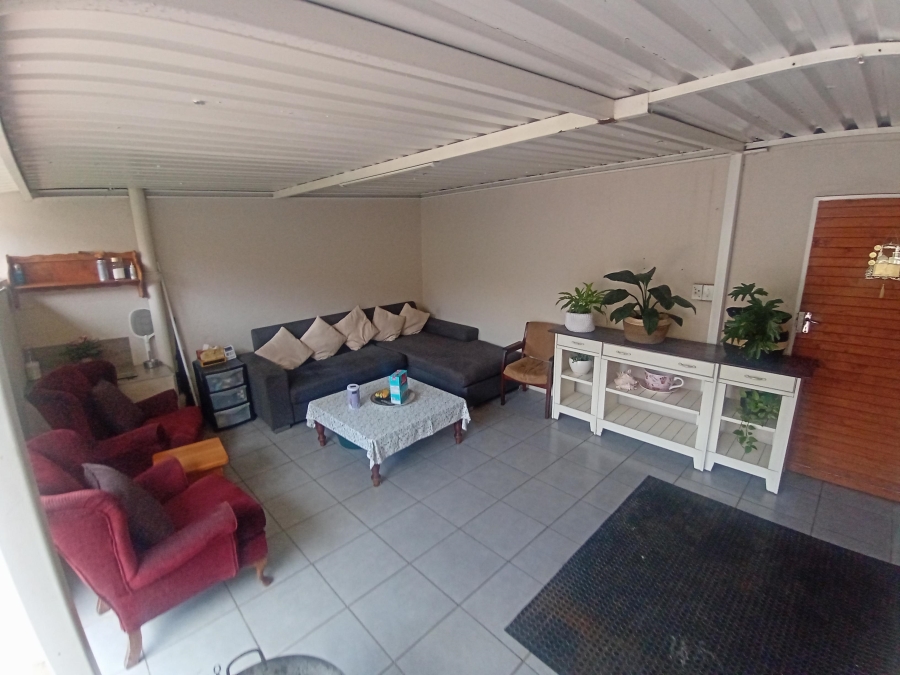 3 Bedroom Property for Sale in Linmeyer Gauteng