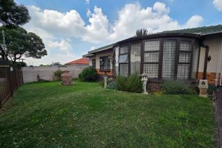 3 Bedroom Property for Sale in South Crest Gauteng