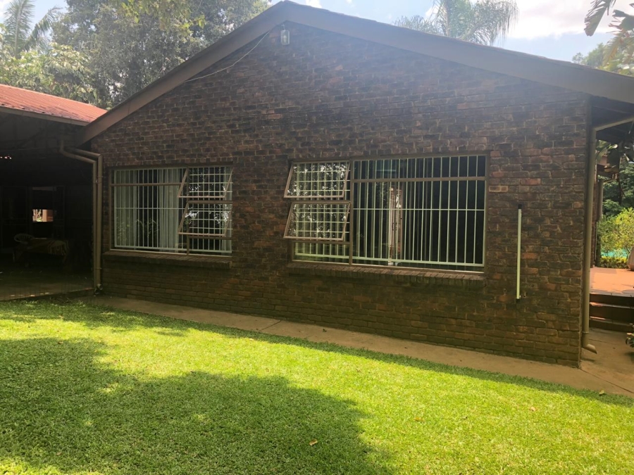 6 Bedroom Property for Sale in Florauna Gauteng