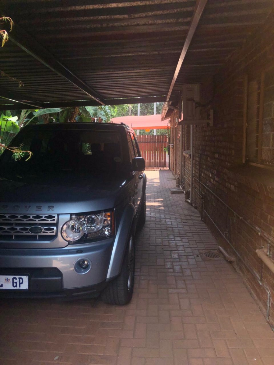 6 Bedroom Property for Sale in Florauna Gauteng