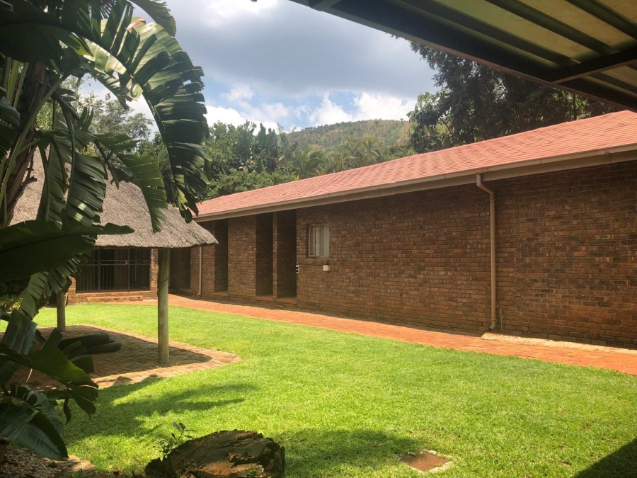 6 Bedroom Property for Sale in Florauna Gauteng