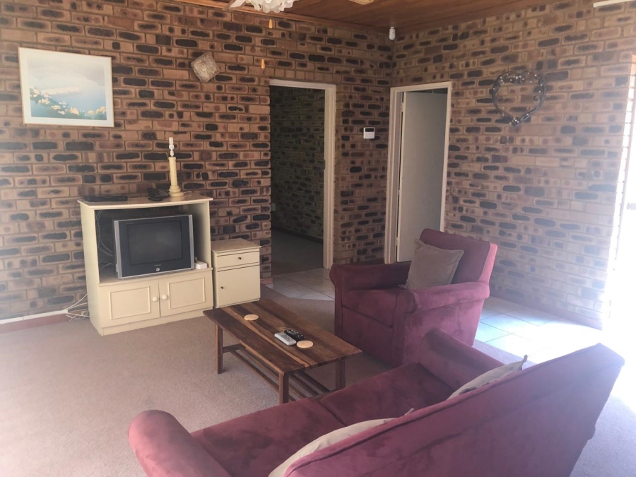 6 Bedroom Property for Sale in Florauna Gauteng