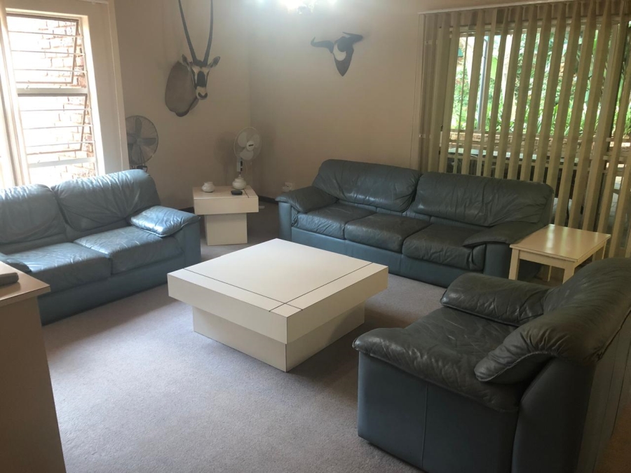 6 Bedroom Property for Sale in Florauna Gauteng