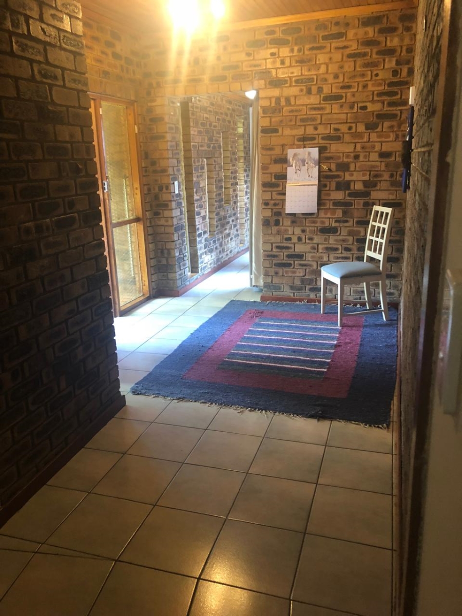 6 Bedroom Property for Sale in Florauna Gauteng