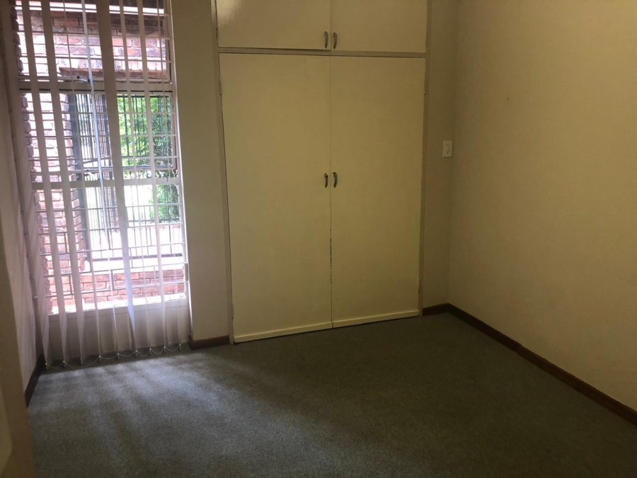 6 Bedroom Property for Sale in Florauna Gauteng