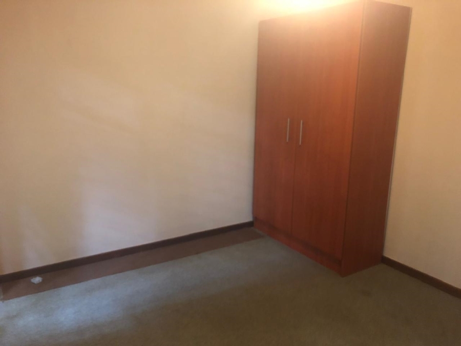 6 Bedroom Property for Sale in Florauna Gauteng