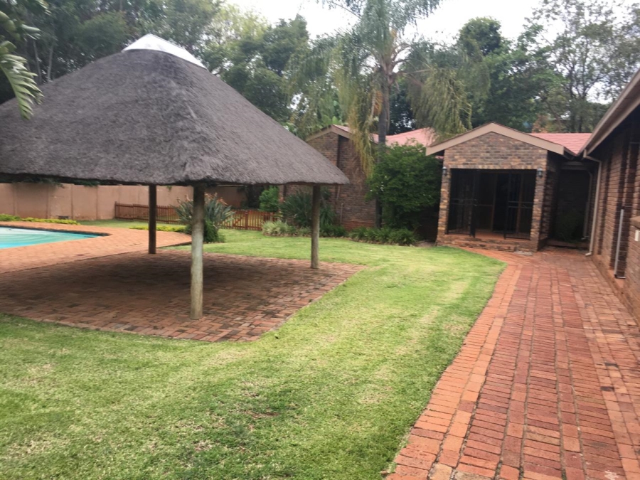 6 Bedroom Property for Sale in Florauna Gauteng