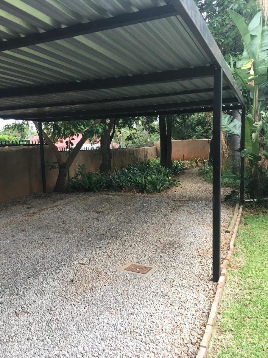 6 Bedroom Property for Sale in Florauna Gauteng