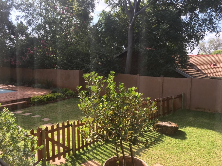 6 Bedroom Property for Sale in Florauna Gauteng