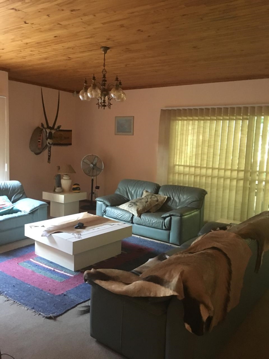 6 Bedroom Property for Sale in Florauna Gauteng