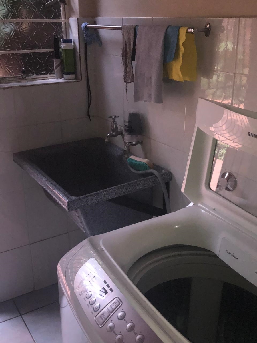 6 Bedroom Property for Sale in Florauna Gauteng