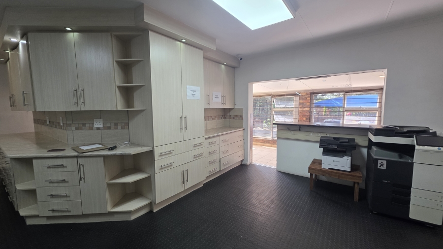 5 Bedroom Property for Sale in Moreleta Park Gauteng