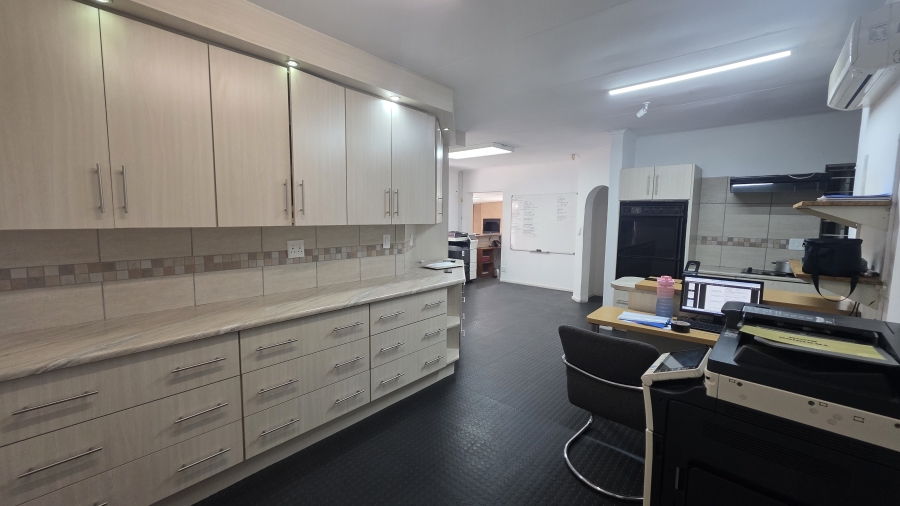 5 Bedroom Property for Sale in Moreleta Park Gauteng