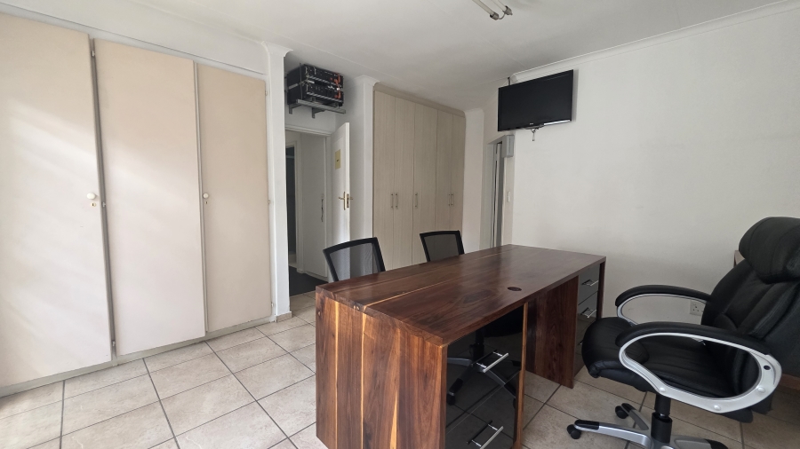 5 Bedroom Property for Sale in Moreleta Park Gauteng