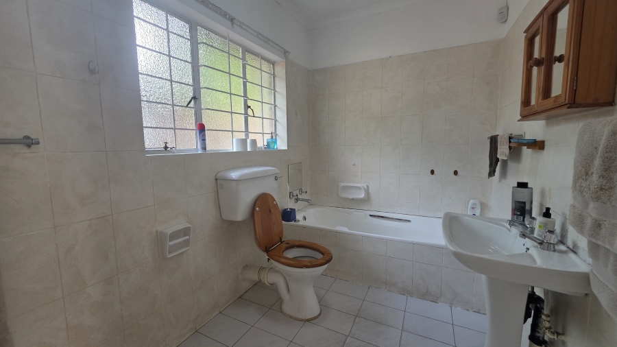 5 Bedroom Property for Sale in Moreleta Park Gauteng