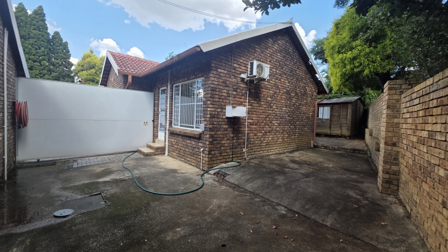 5 Bedroom Property for Sale in Moreleta Park Gauteng