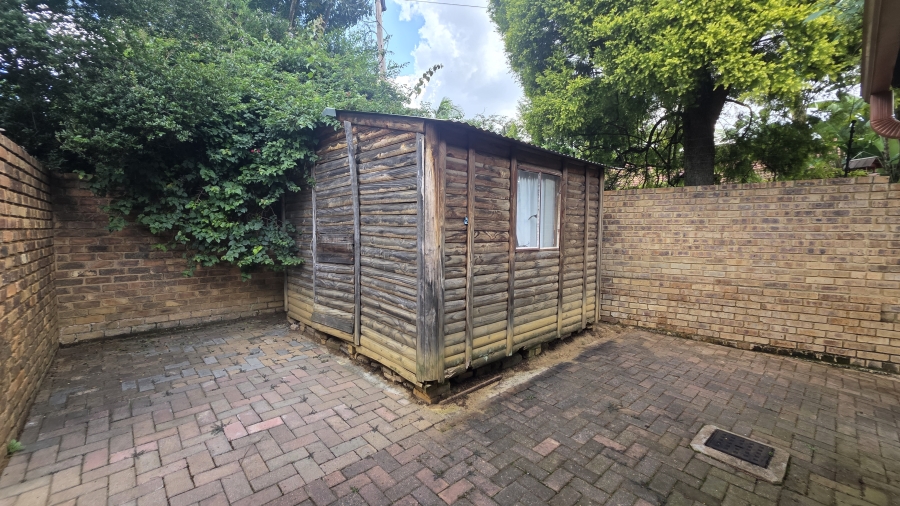 5 Bedroom Property for Sale in Moreleta Park Gauteng