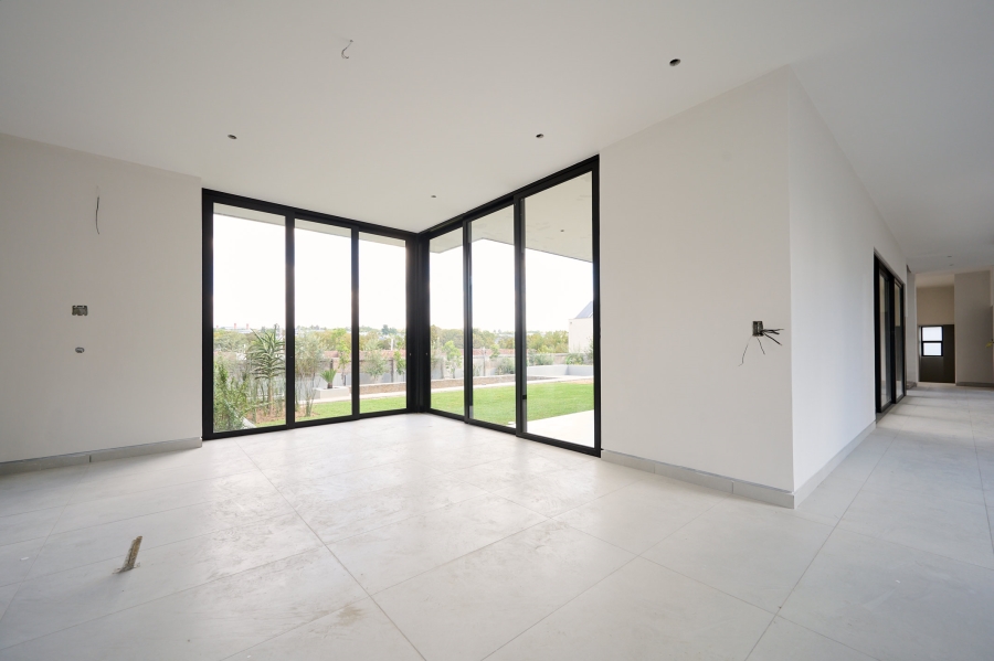 5 Bedroom Property for Sale in Jukskei View Gauteng