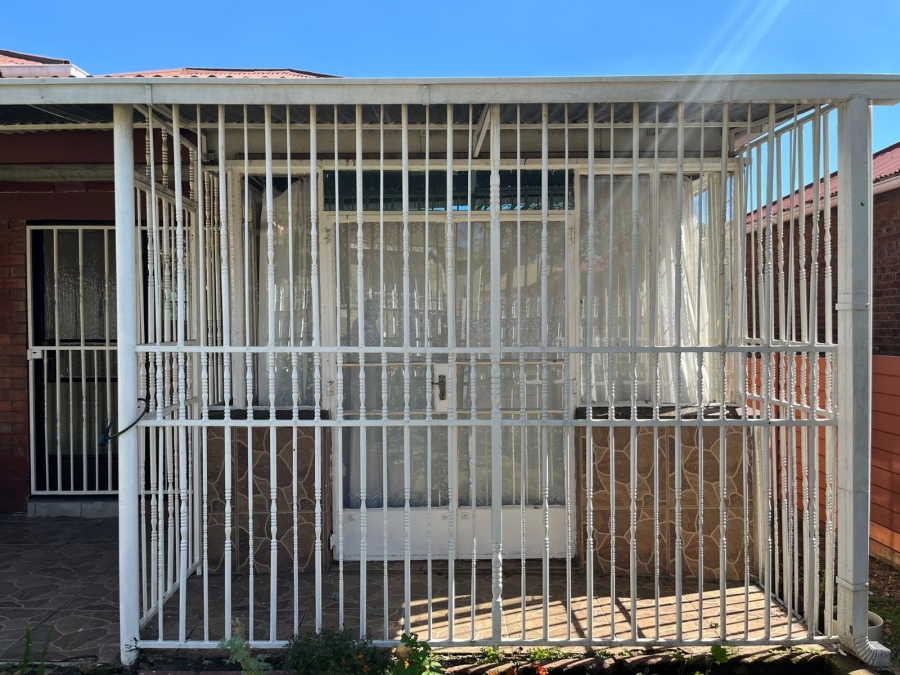 2 Bedroom Property for Sale in Rosettenville Gauteng