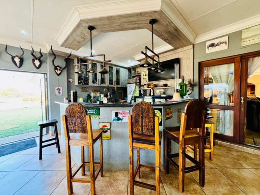 5 Bedroom Property for Sale in Kameeldrift East Gauteng