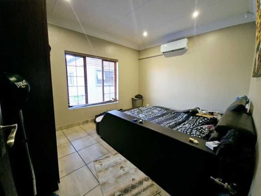 5 Bedroom Property for Sale in Kameeldrift East Gauteng
