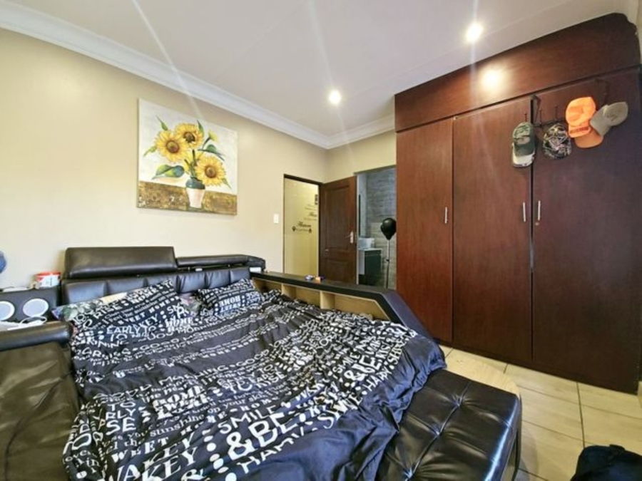 5 Bedroom Property for Sale in Kameeldrift East Gauteng