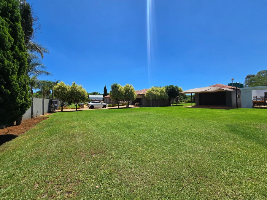 5 Bedroom Property for Sale in Kameeldrift East Gauteng