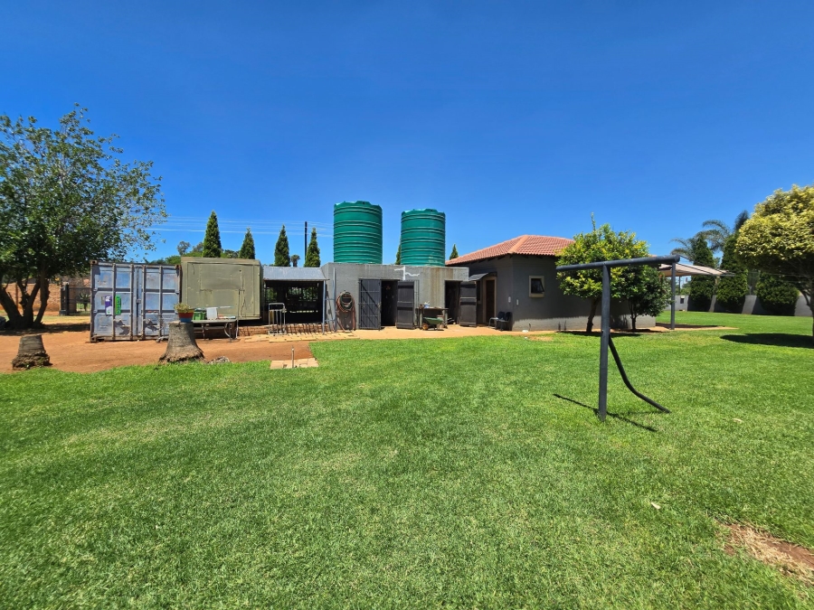 5 Bedroom Property for Sale in Kameeldrift East Gauteng