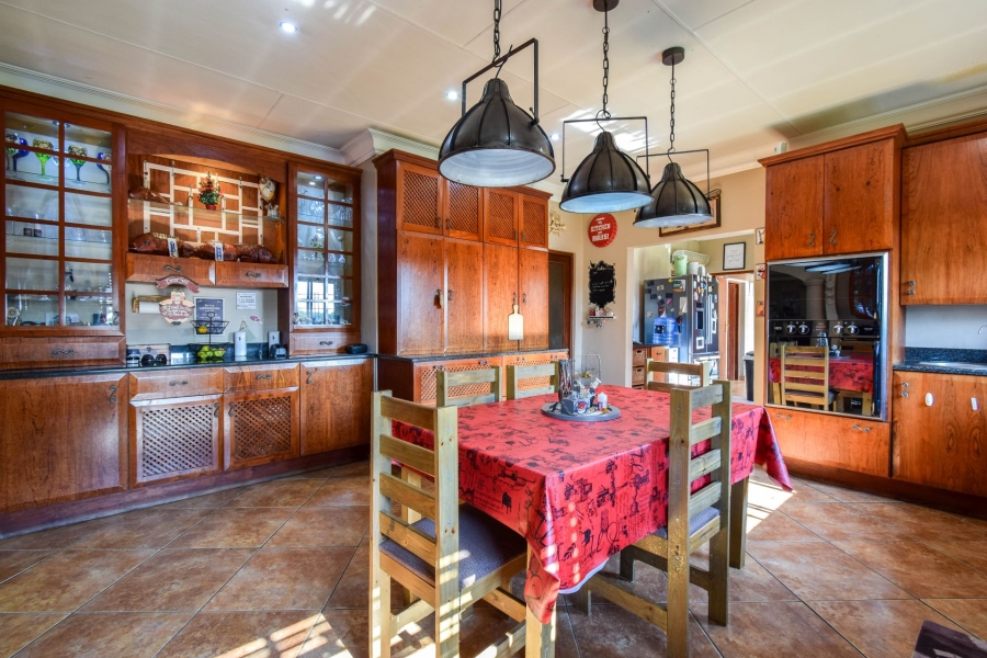 5 Bedroom Property for Sale in Kameeldrift East Gauteng