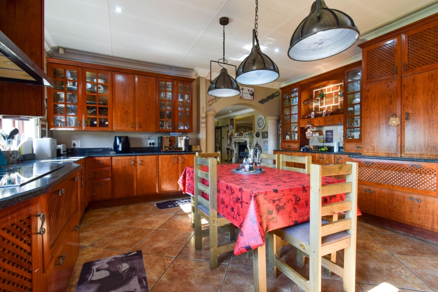 5 Bedroom Property for Sale in Kameeldrift East Gauteng
