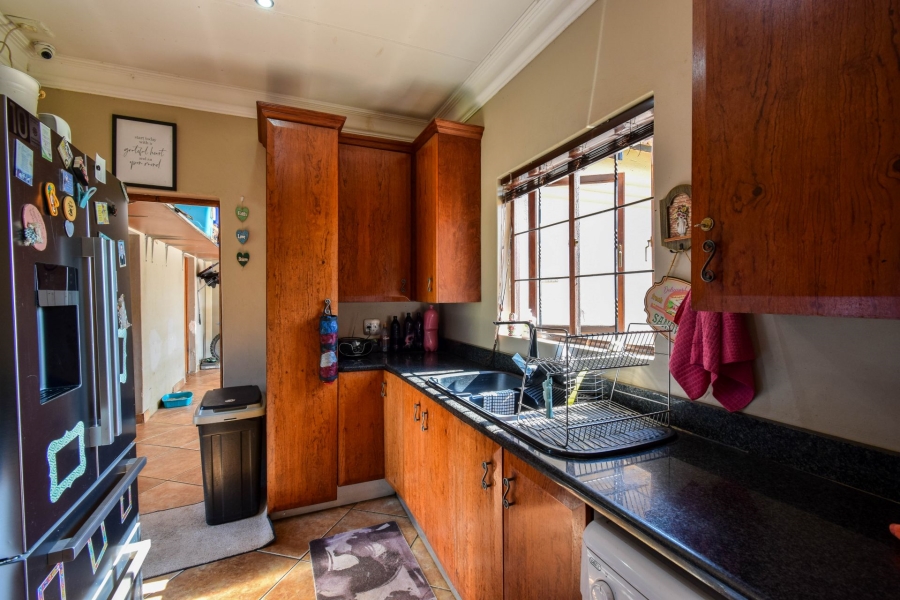 5 Bedroom Property for Sale in Kameeldrift East Gauteng