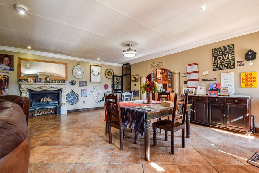 5 Bedroom Property for Sale in Kameeldrift East Gauteng
