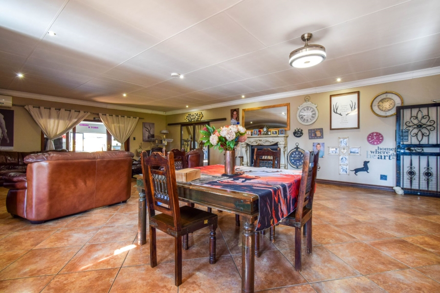 5 Bedroom Property for Sale in Kameeldrift East Gauteng