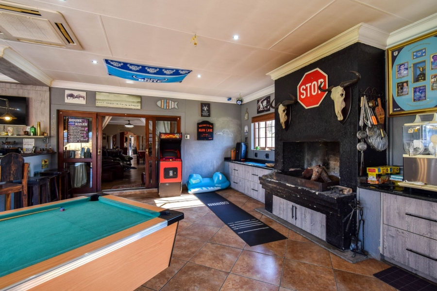 5 Bedroom Property for Sale in Kameeldrift East Gauteng