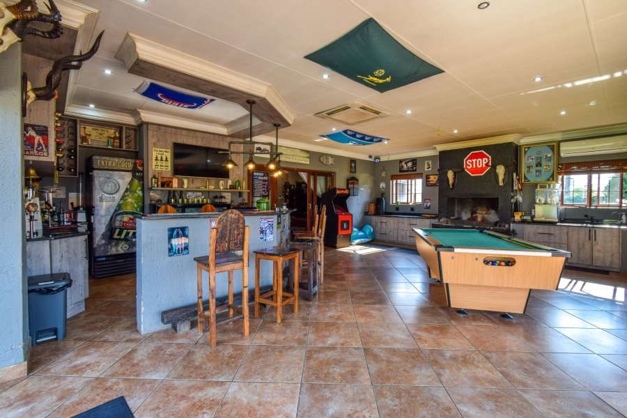 5 Bedroom Property for Sale in Kameeldrift East Gauteng