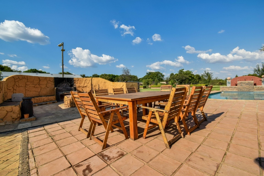 5 Bedroom Property for Sale in Kameeldrift East Gauteng