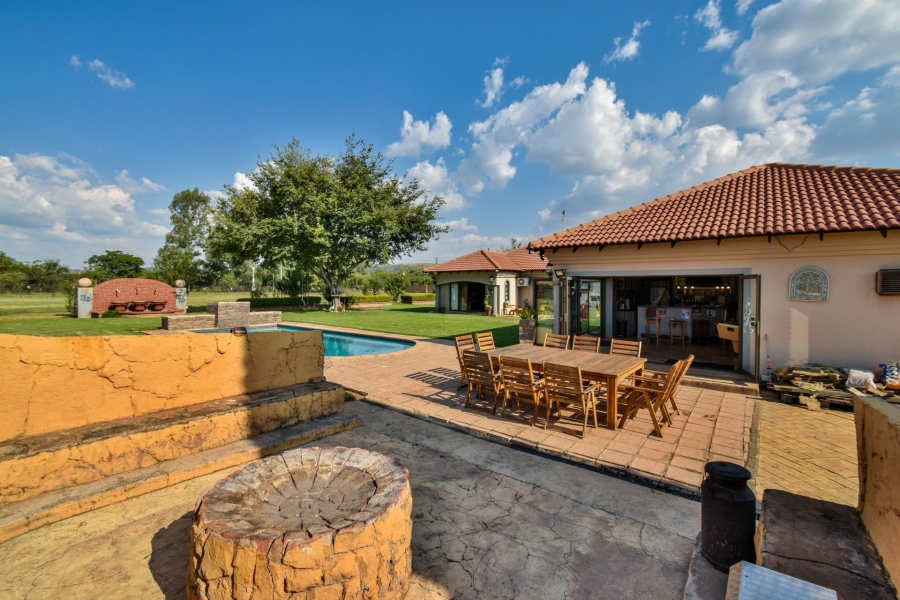 5 Bedroom Property for Sale in Kameeldrift East Gauteng
