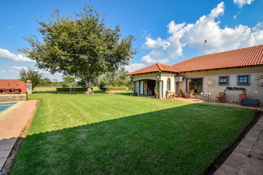 5 Bedroom Property for Sale in Kameeldrift East Gauteng