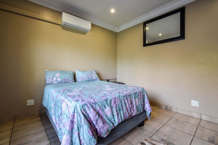 5 Bedroom Property for Sale in Kameeldrift East Gauteng