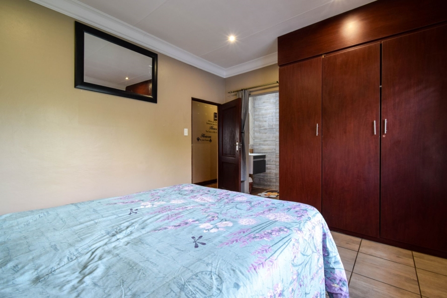 5 Bedroom Property for Sale in Kameeldrift East Gauteng