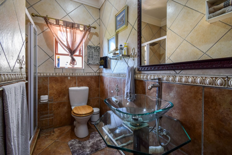 5 Bedroom Property for Sale in Kameeldrift East Gauteng